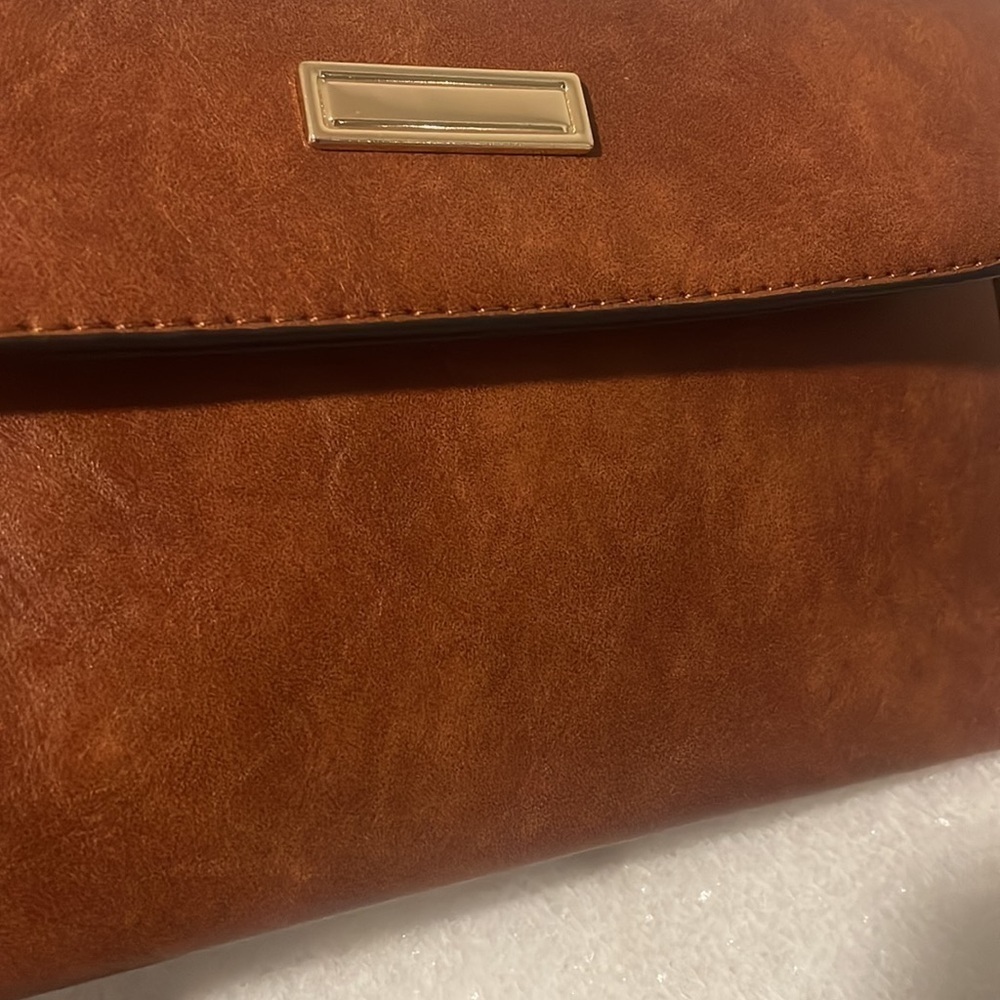 Wristlet bag brown gold hardware snap clutch New - Picture 9 of 9